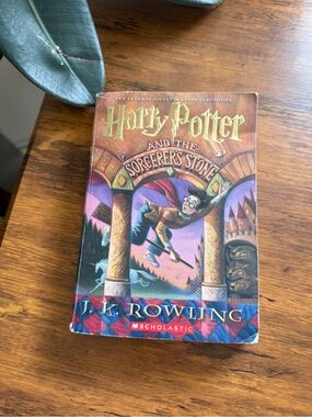 Scholastic Harry Potter and the Sorcerer's Stone — Gold, Red, Blue Cover
